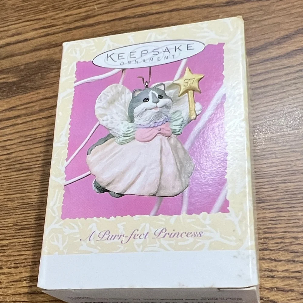 Hallmark A Purr-fect Princess Handcrafted & Dated 1997 Spring Collection